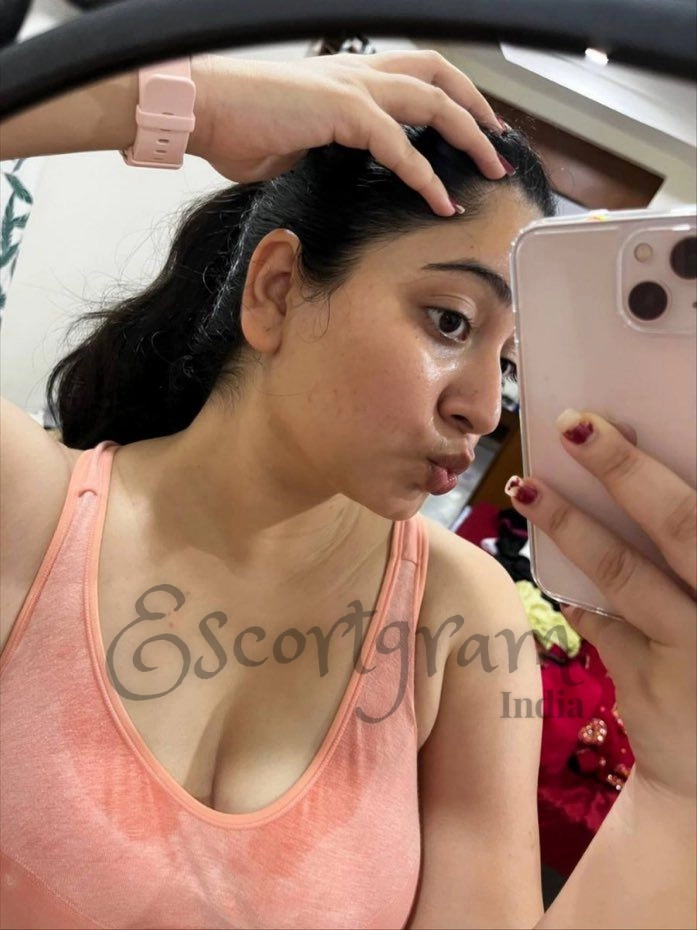 Call Girl Kolkata Aparana