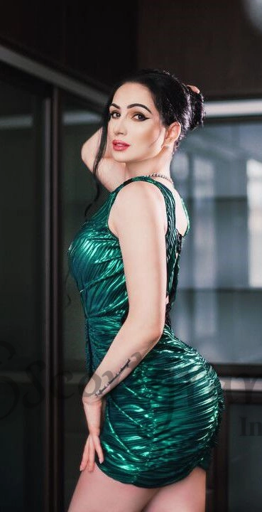 Call Girl Kolkata Akshita Singh