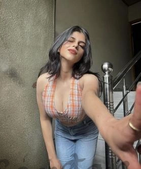 Call Girl Kolkata Priya