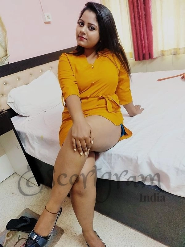 Call Girl Kolkata Kavya