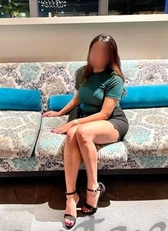 Call Girl Kolkata Kavya