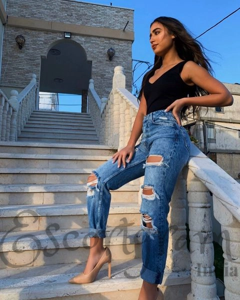 Call Girl Kolkata Mila