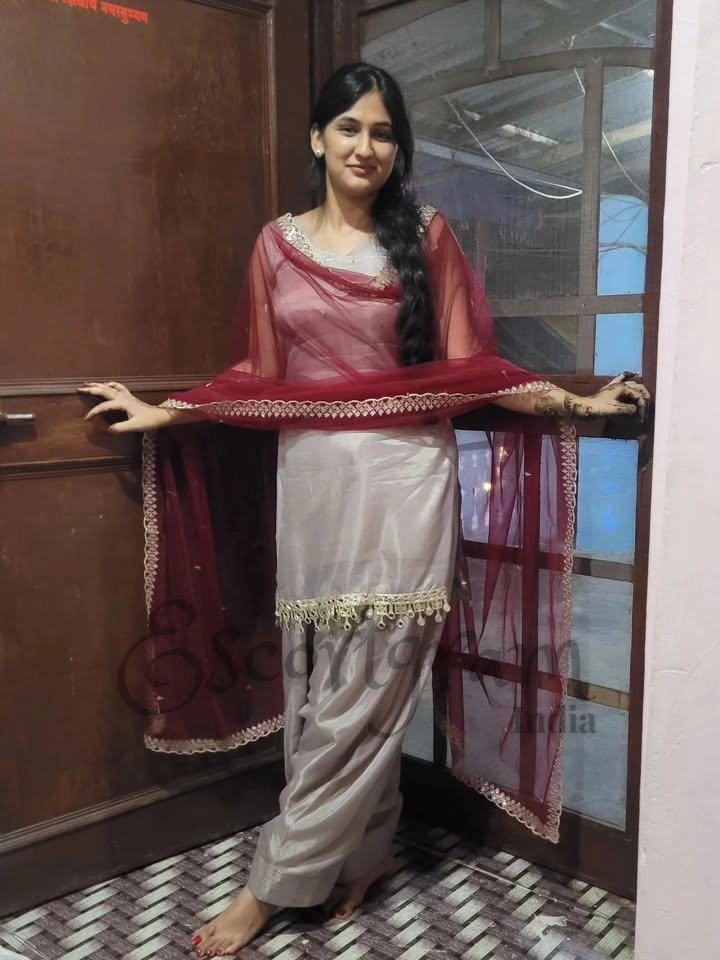 Call Girl Kolkata Mona