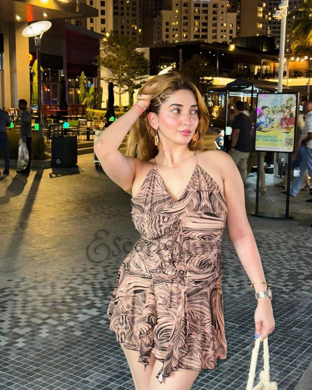 Call Girl Kolkata - Monika