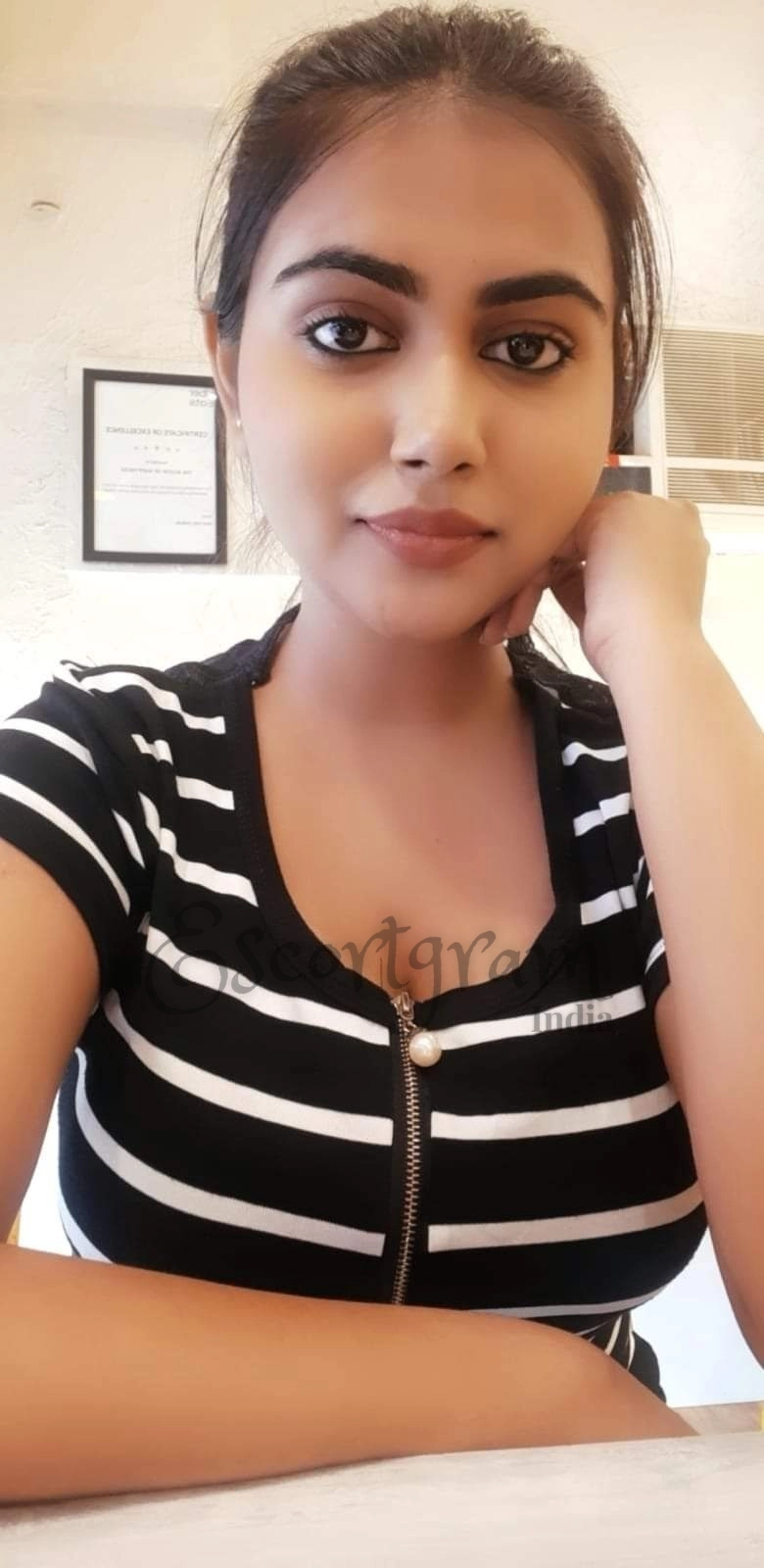 Call Girl Kolkata Naina Dixit