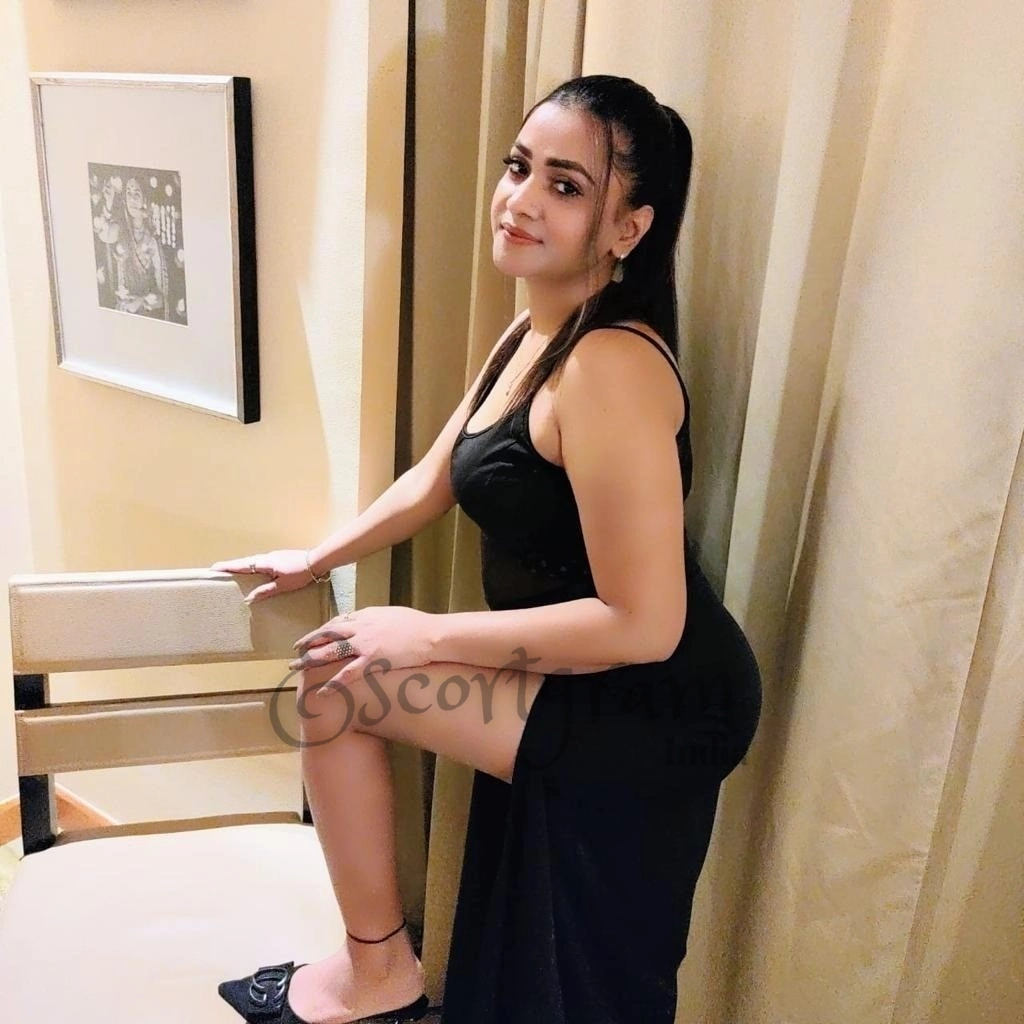 Call Girl Kolkata Priyansi