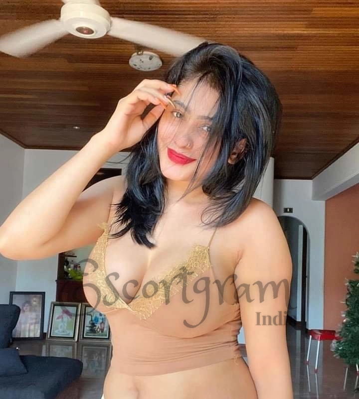 Call Girl Kolkata Radhika