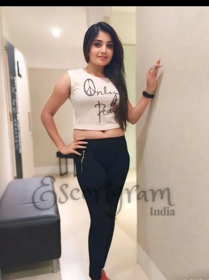 Call Girl Kolkata - Rishika