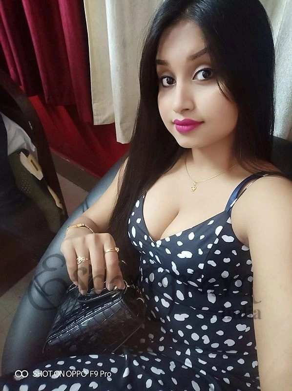 Call Girl Kolkata Riya