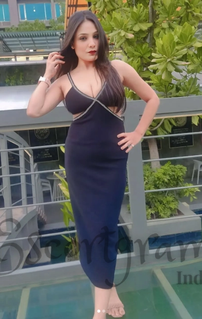 Call Girl Kolkata - Roshini Changulani