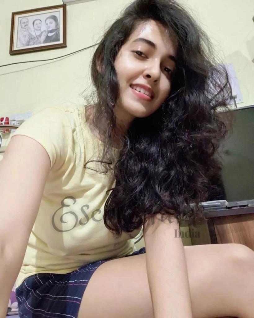 Call Girl Kolkata - Saanvi