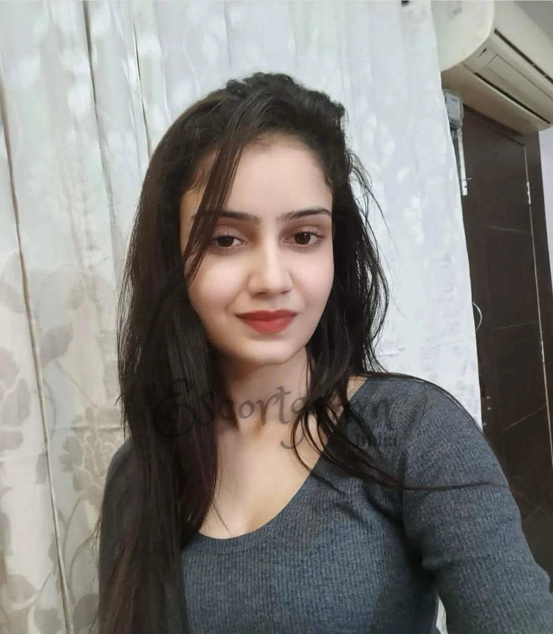Call Girl Kolkata Roshani