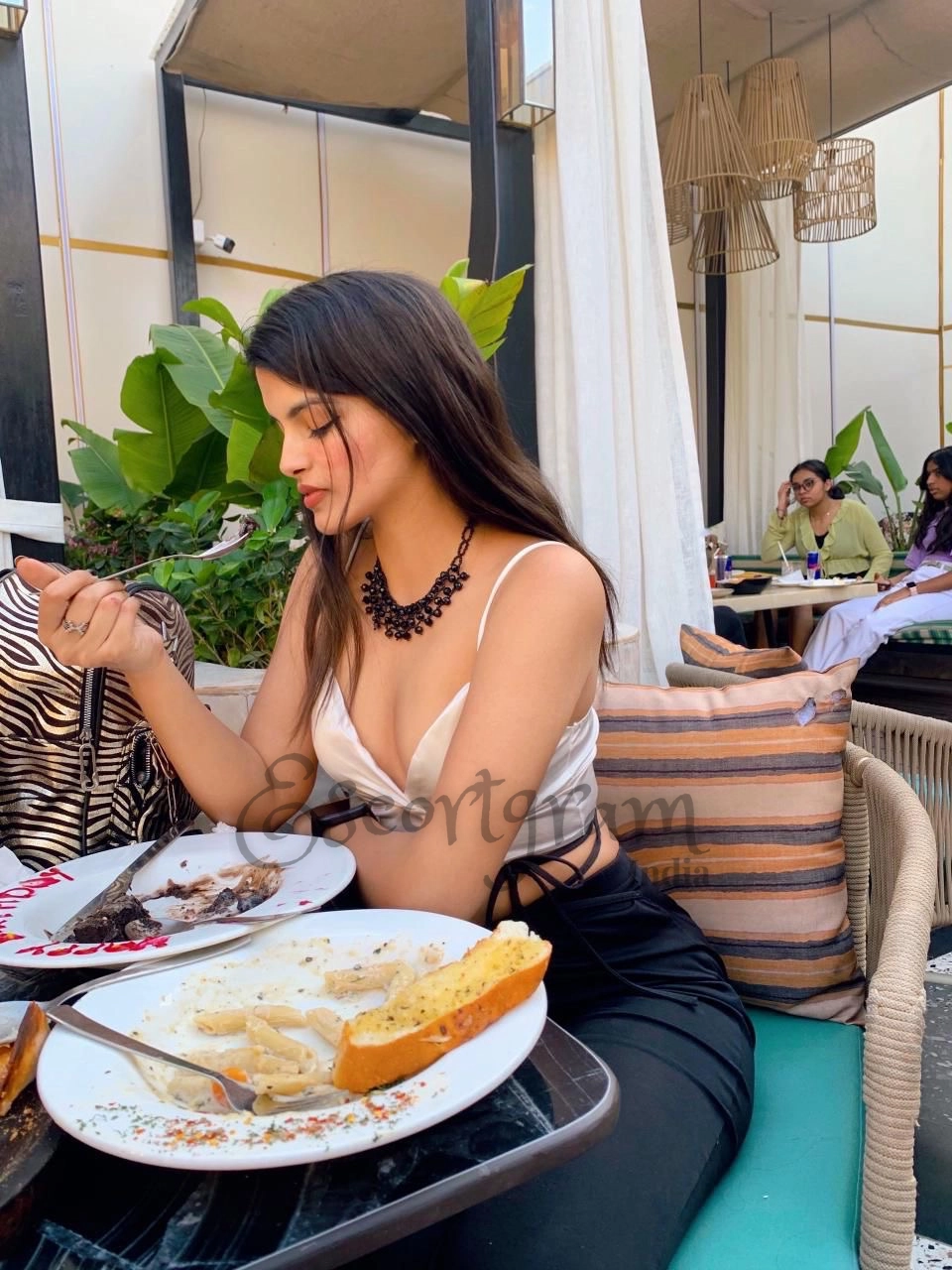 Call Girl Kolkata Taniya