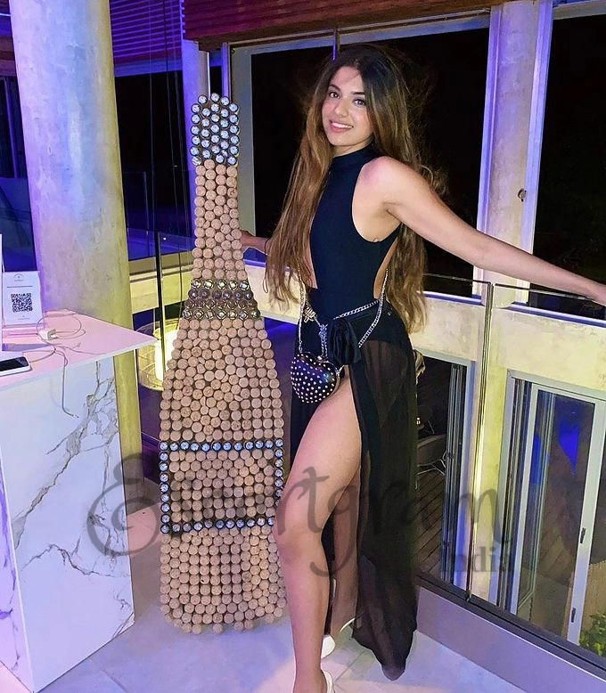 Call Girl Kolkata Minakshi