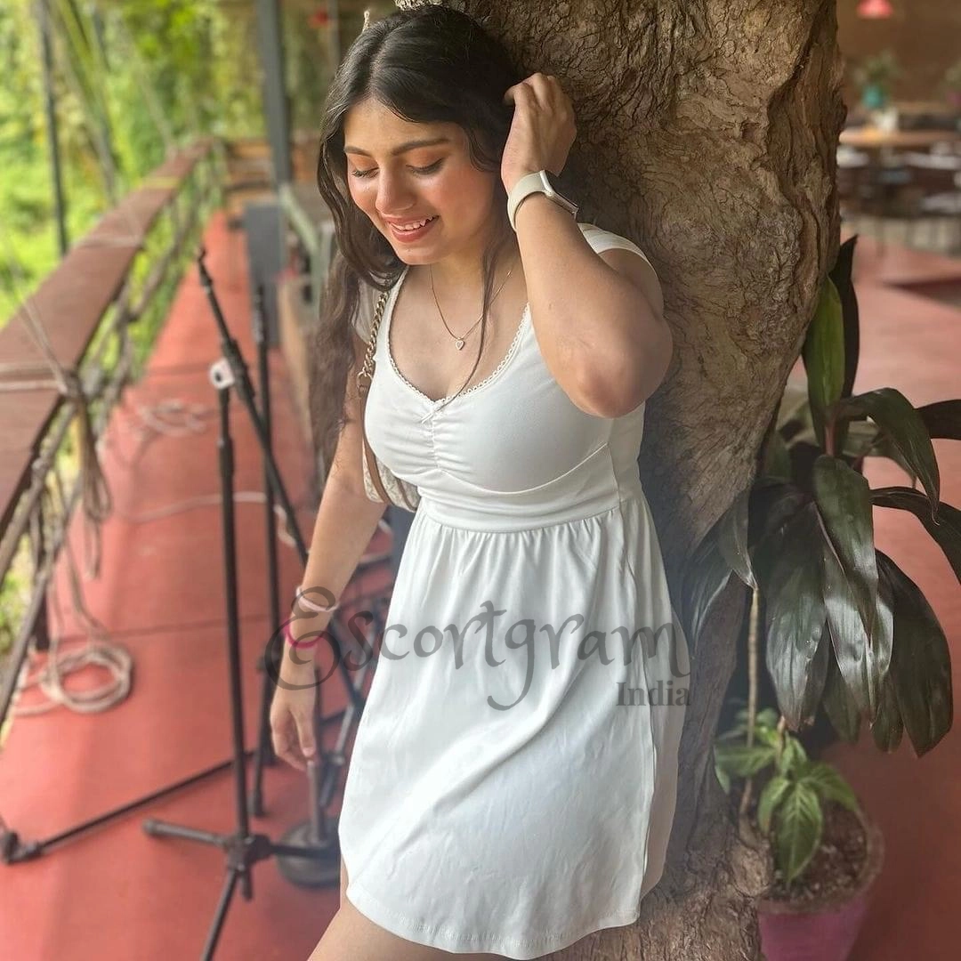 Call Girl Kolkata Minakshi