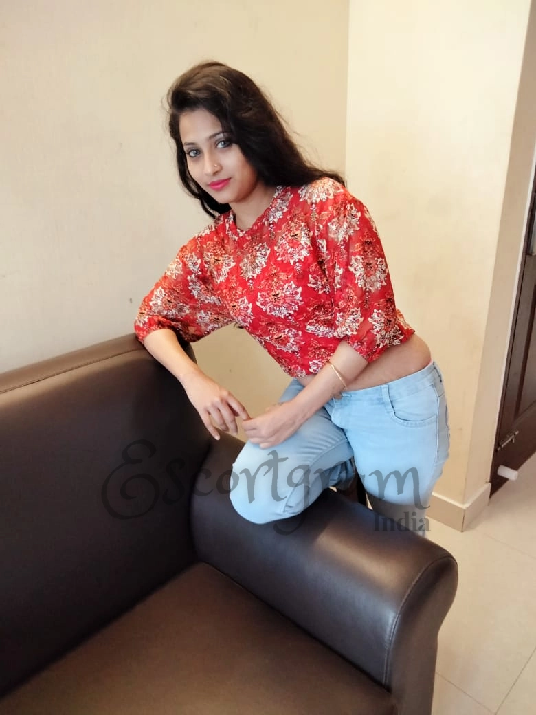Call Girl Kolkata Minakshi