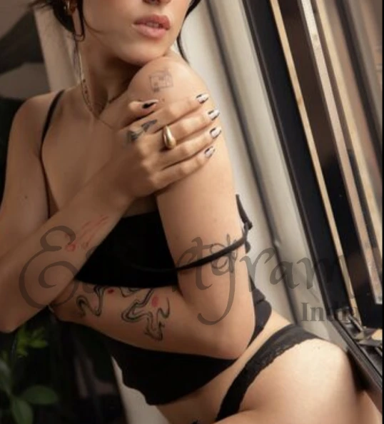 Call Girl Kolkata Minakshi