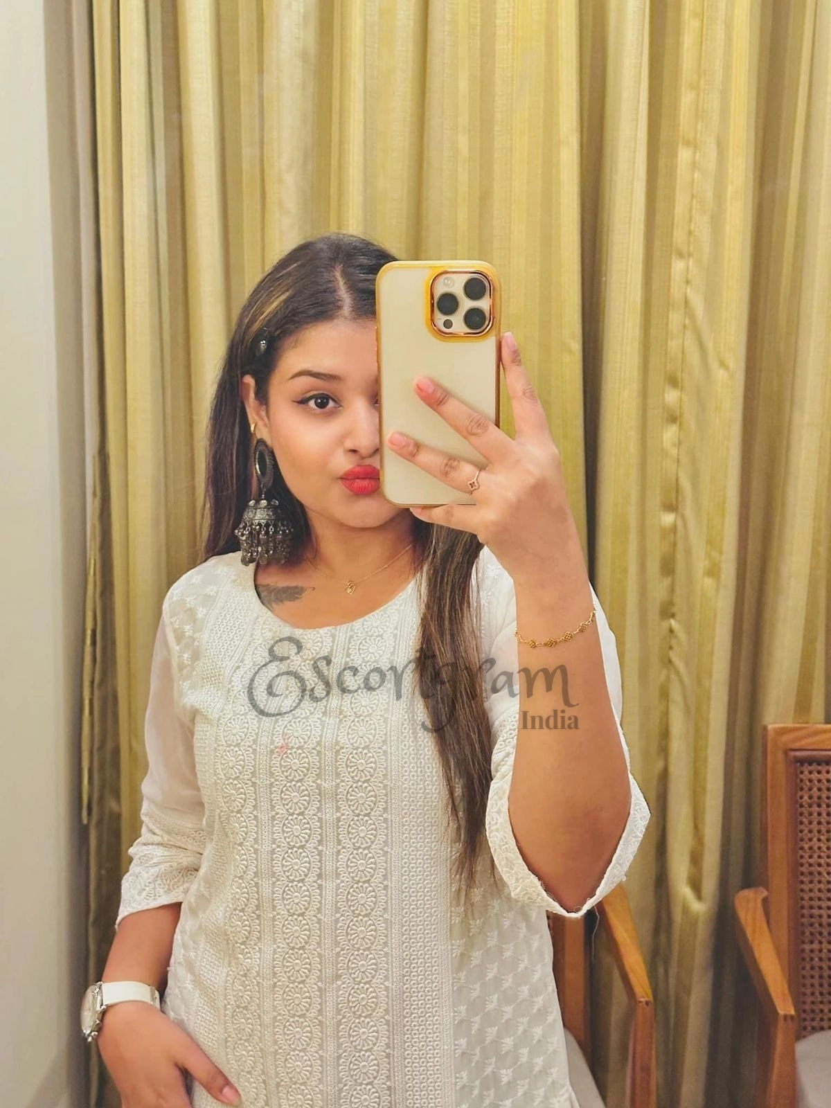 Call Girl KOLKATA Shivani